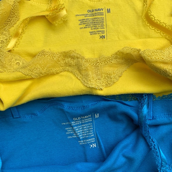 Lace Detail Camisole Tops - Picture 3 of 4